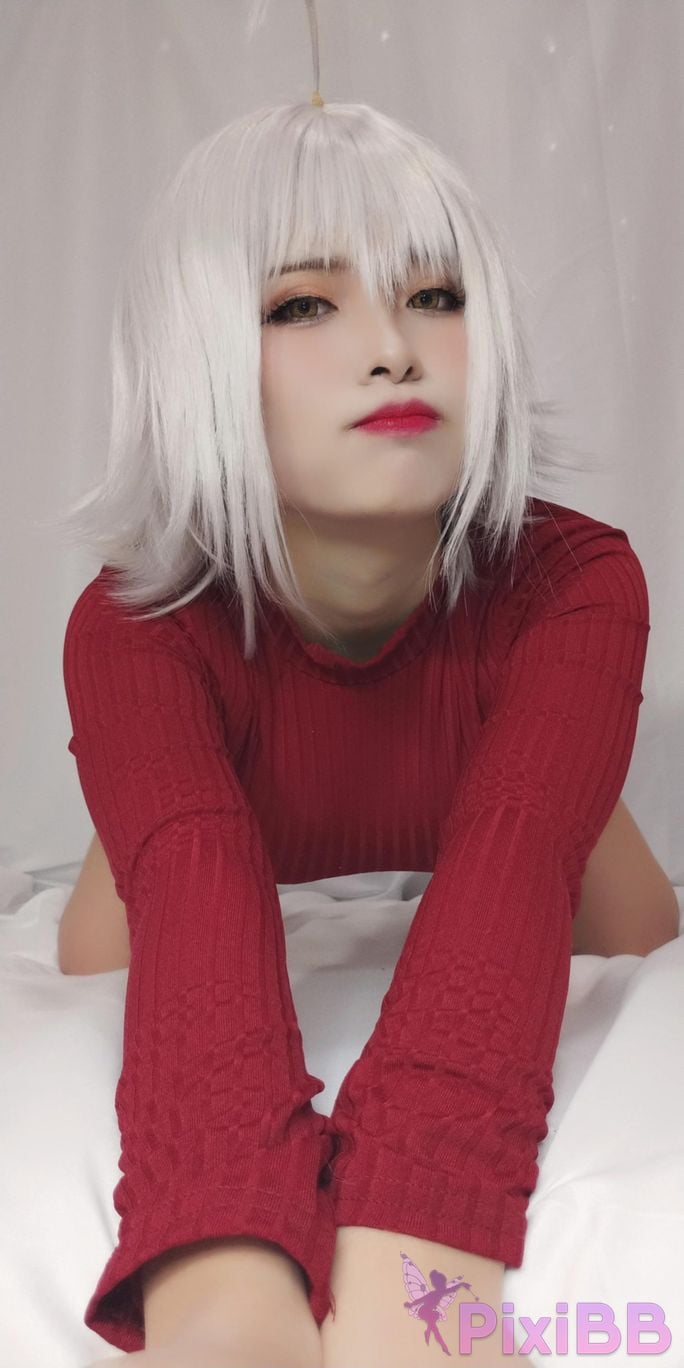 Cosplayer Luo Li LoLiSAMA Black Joan of Arc Red sweater PixiBB.COM 029