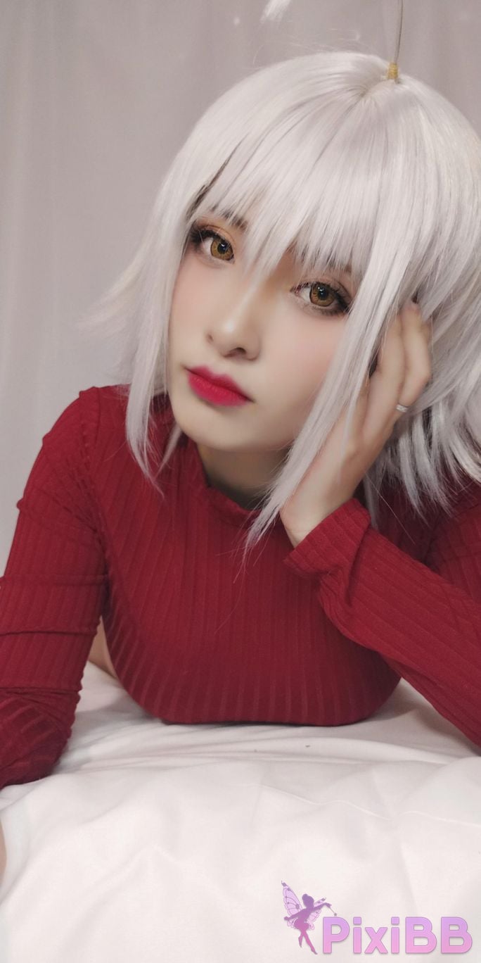 Cosplayer Luo Li LoLiSAMA Black Joan of Arc Red sweater PixiBB.COM 032