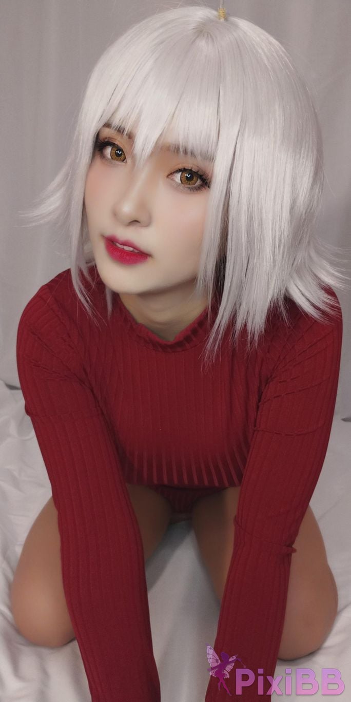 Cosplayer Luo Li LoLiSAMA Black Joan of Arc Red sweater PixiBB.COM 040