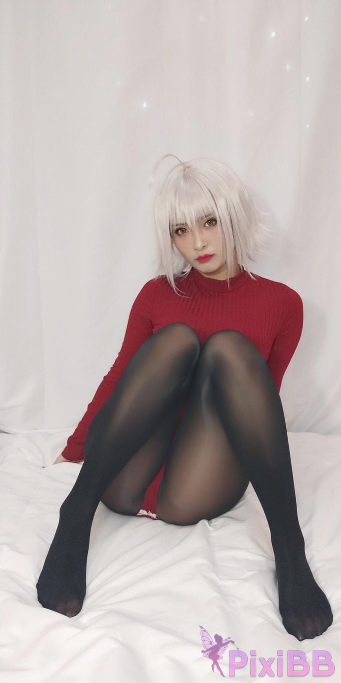 Cosplayer Luo Li LoLiSAMA Black Joan of Arc Red sweater PixiBB.COM 087