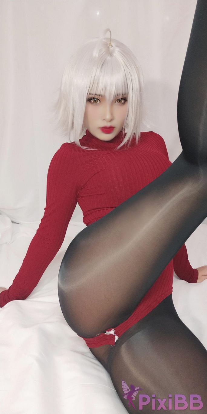 Cosplayer Luo Li LoLiSAMA Black Joan of Arc Red sweater PixiBB.COM 092
