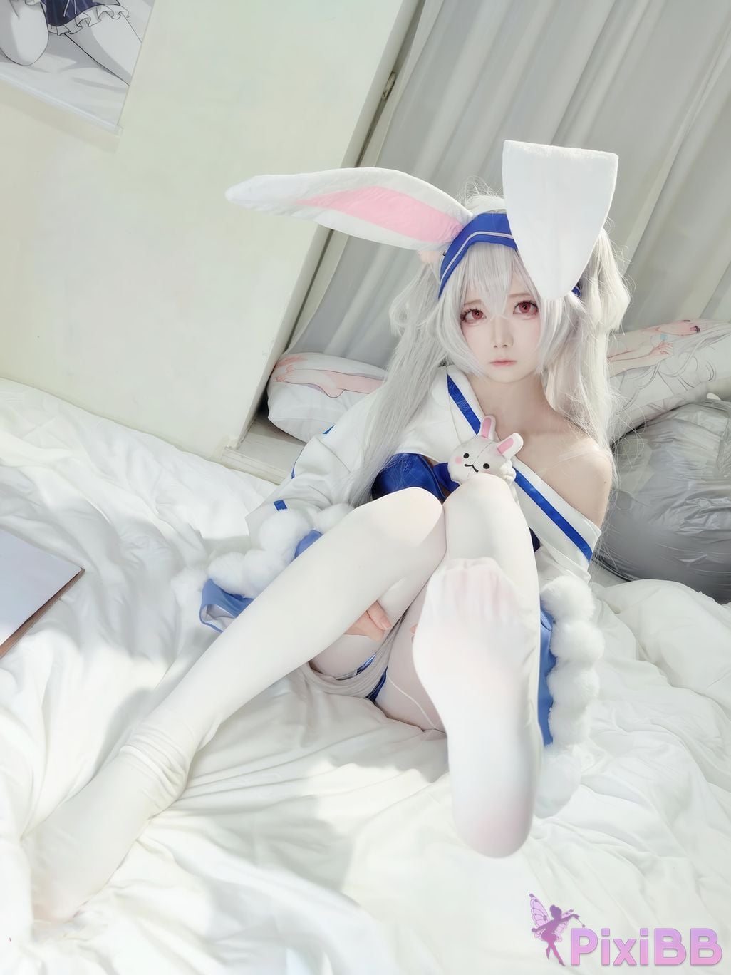 Cosplayer child miko Lafite Rabbit PixiBB.COM 003