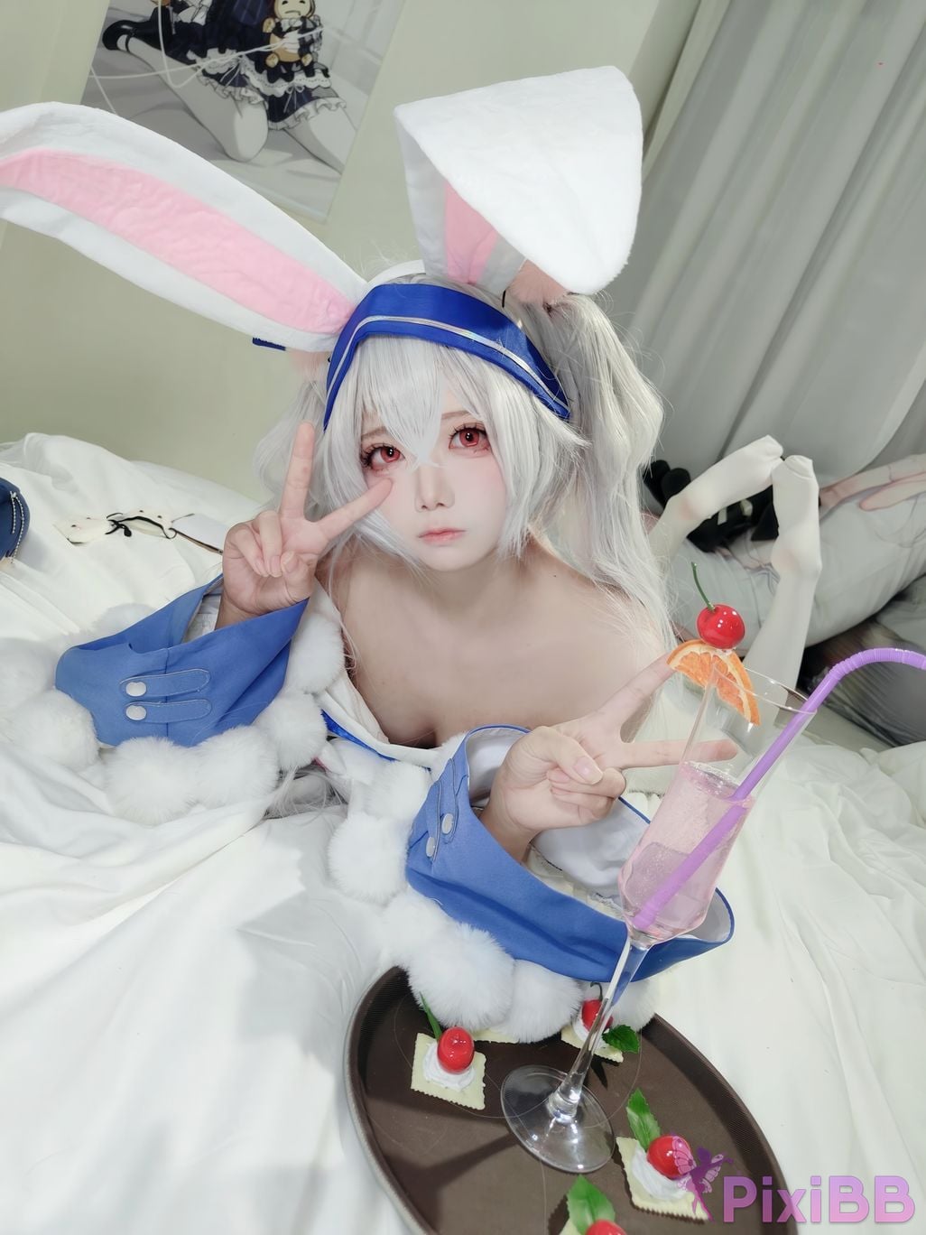 Cosplayer child miko Lafite Rabbit PixiBB.COM 020