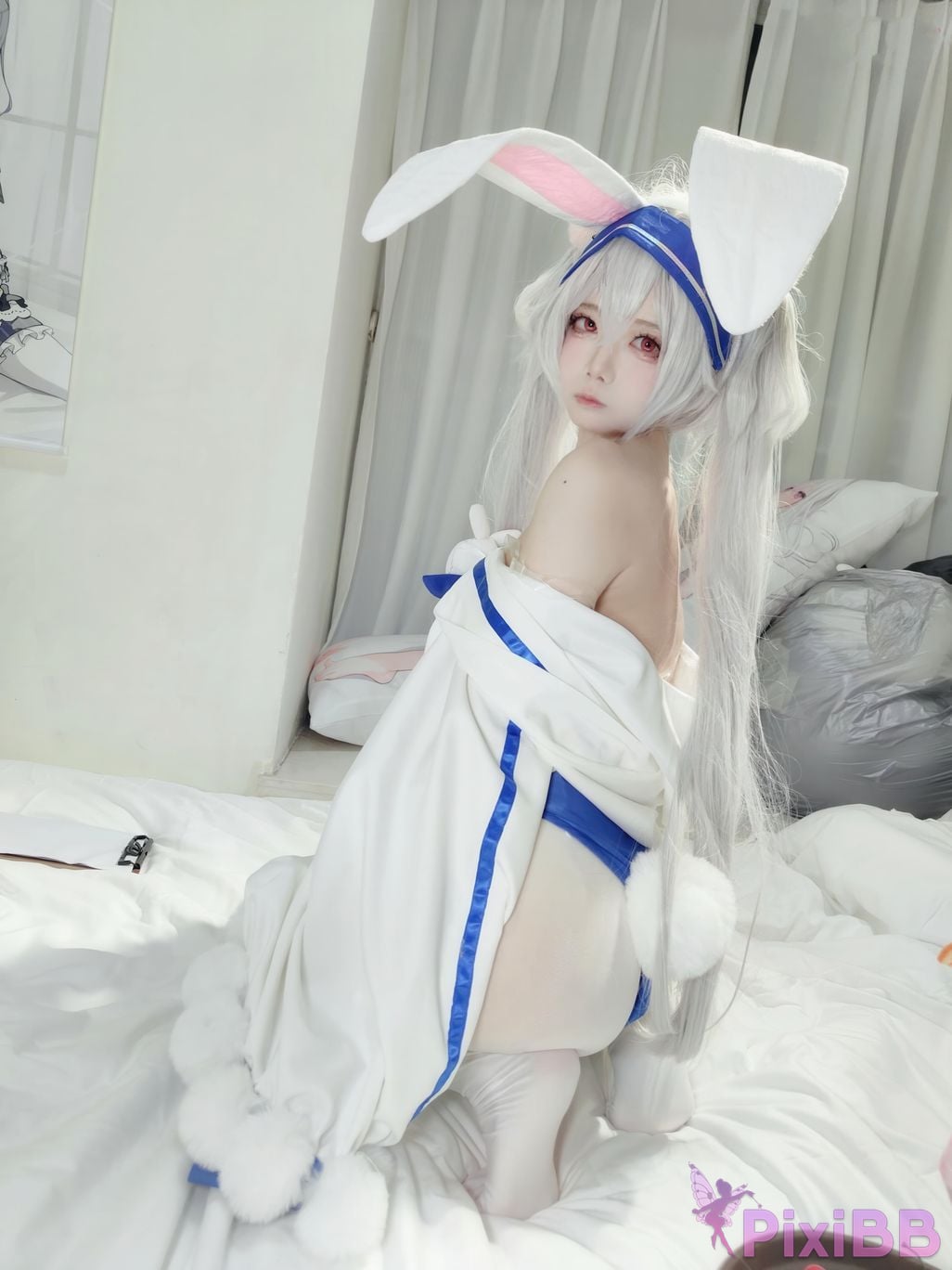 Cosplayer child miko Lafite Rabbit PixiBB.COM 023