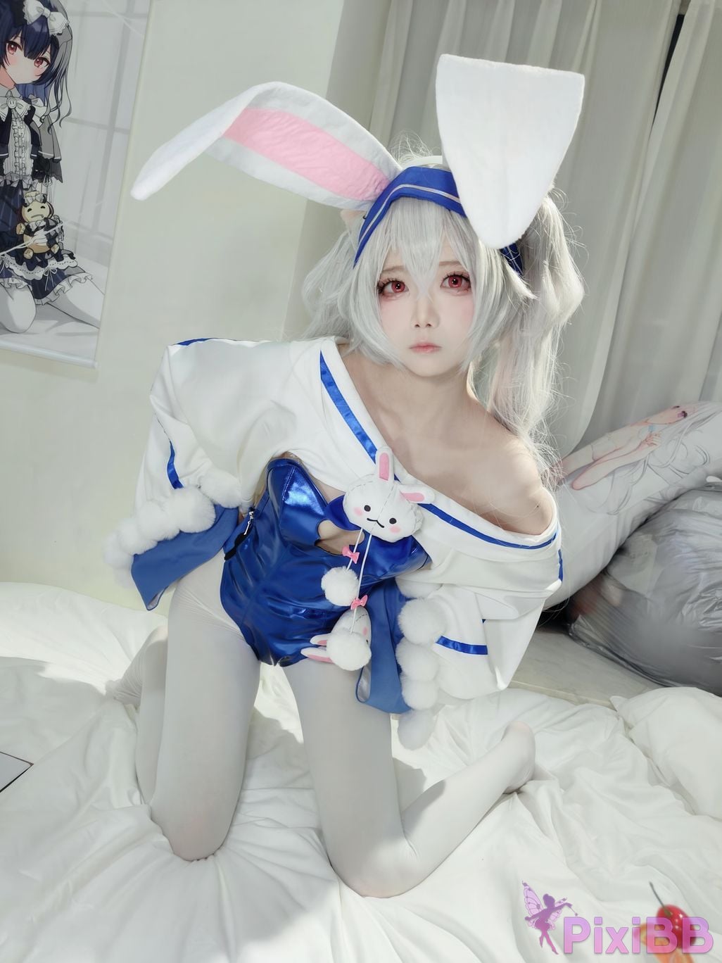 Cosplayer child miko Lafite Rabbit PixiBB.COM 030