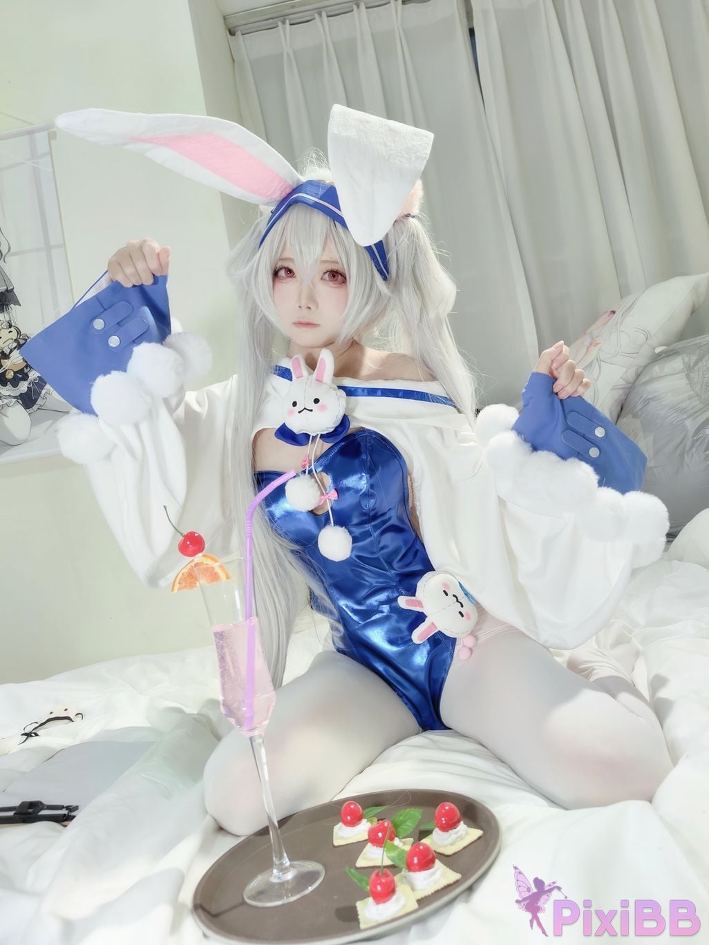 Cosplayer child miko Lafite Rabbit PixiBB.COM 032