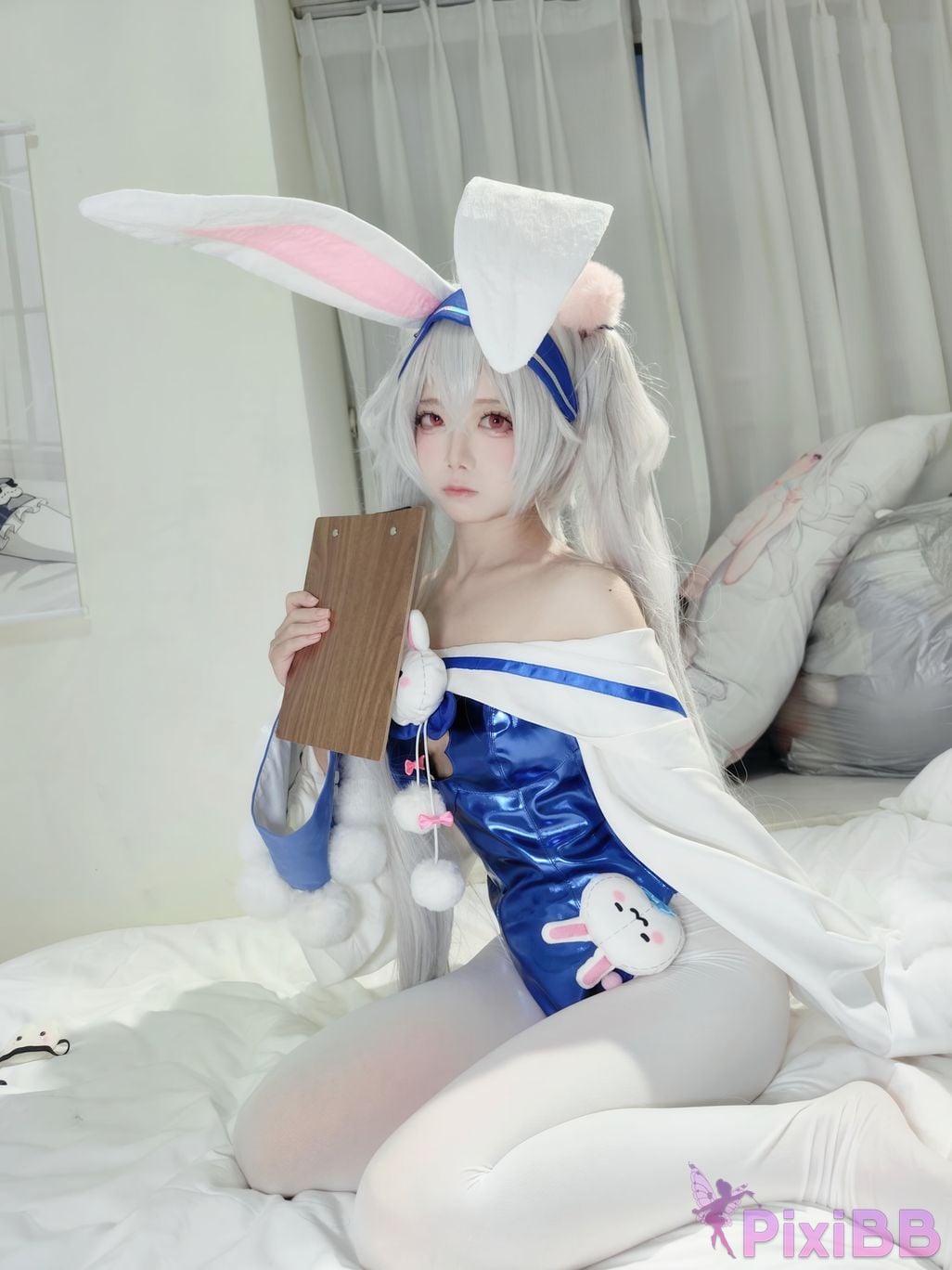 Cosplayer child miko Lafite Rabbit PixiBB.COM 038