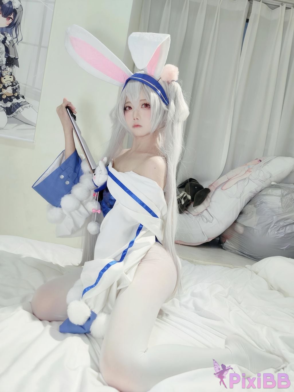 Cosplayer child miko Lafite Rabbit PixiBB.COM 039