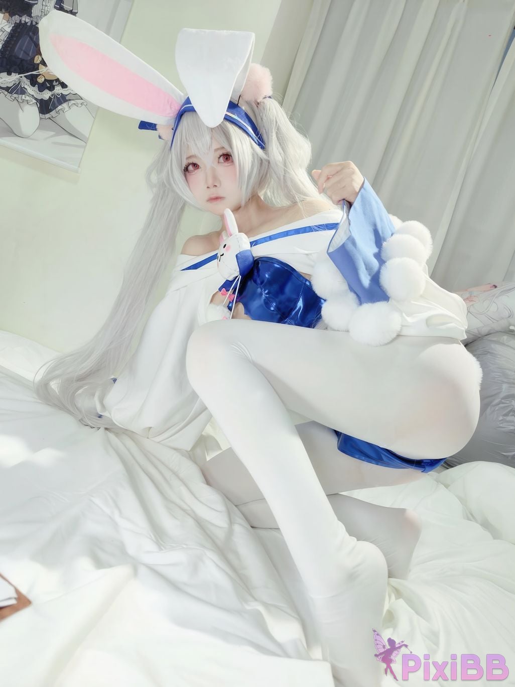 Cosplayer child miko Lafite Rabbit PixiBB.COM 045