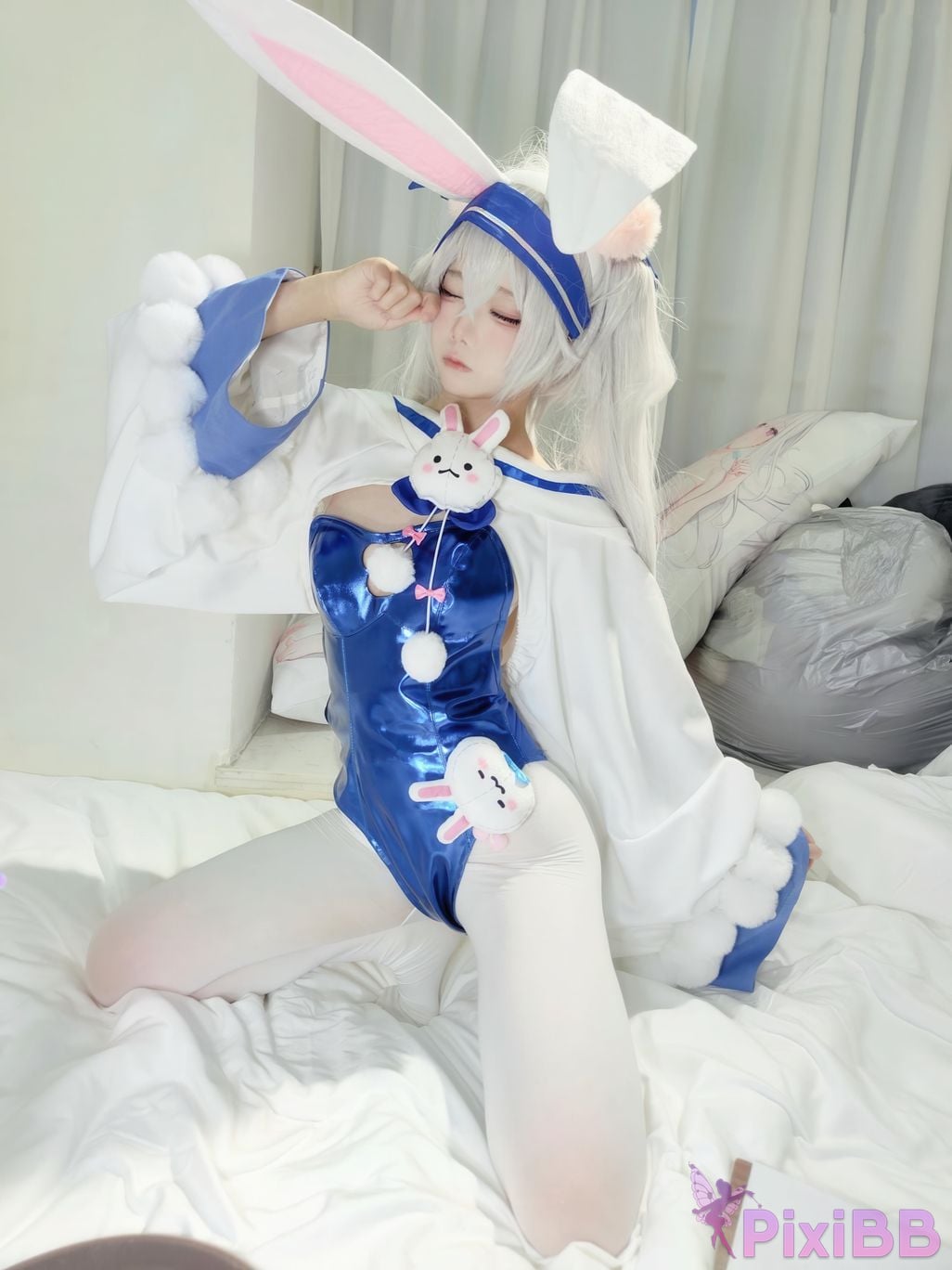Cosplayer child miko Lafite Rabbit PixiBB.COM 047