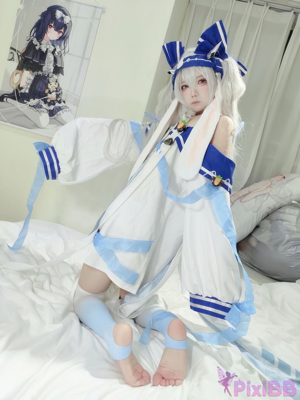 Cosplayer child miko Lafite Rabbit PixiBB.COM 053