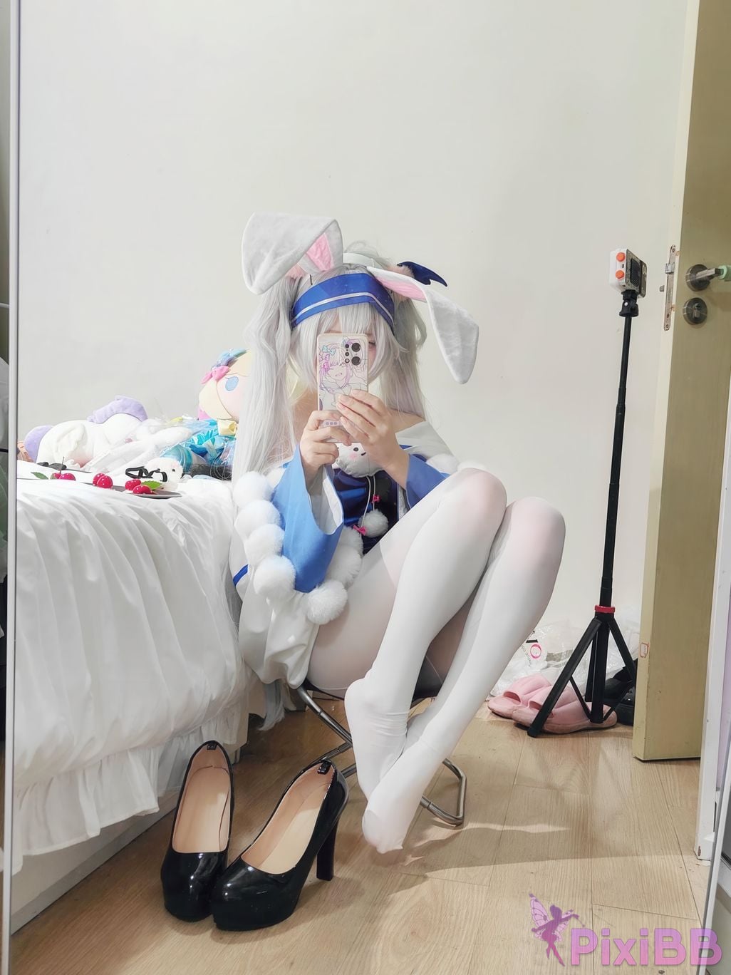 Cosplayer child miko Lafite Rabbit PixiBB.COM 083