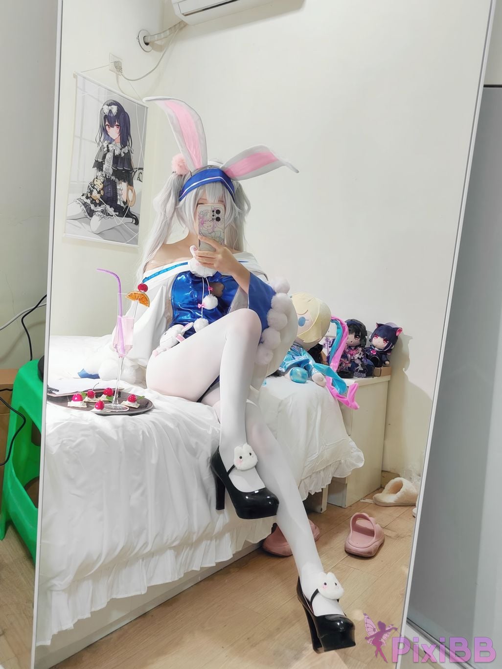 Cosplayer child miko Lafite Rabbit PixiBB.COM 087
