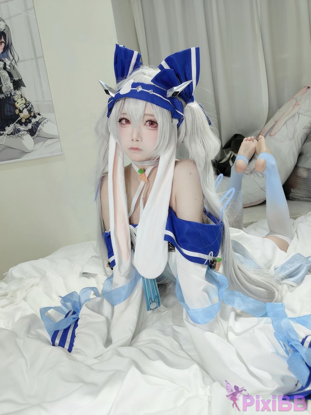Cosplayer child miko Lafite Rabbit PixiBB.COM 090