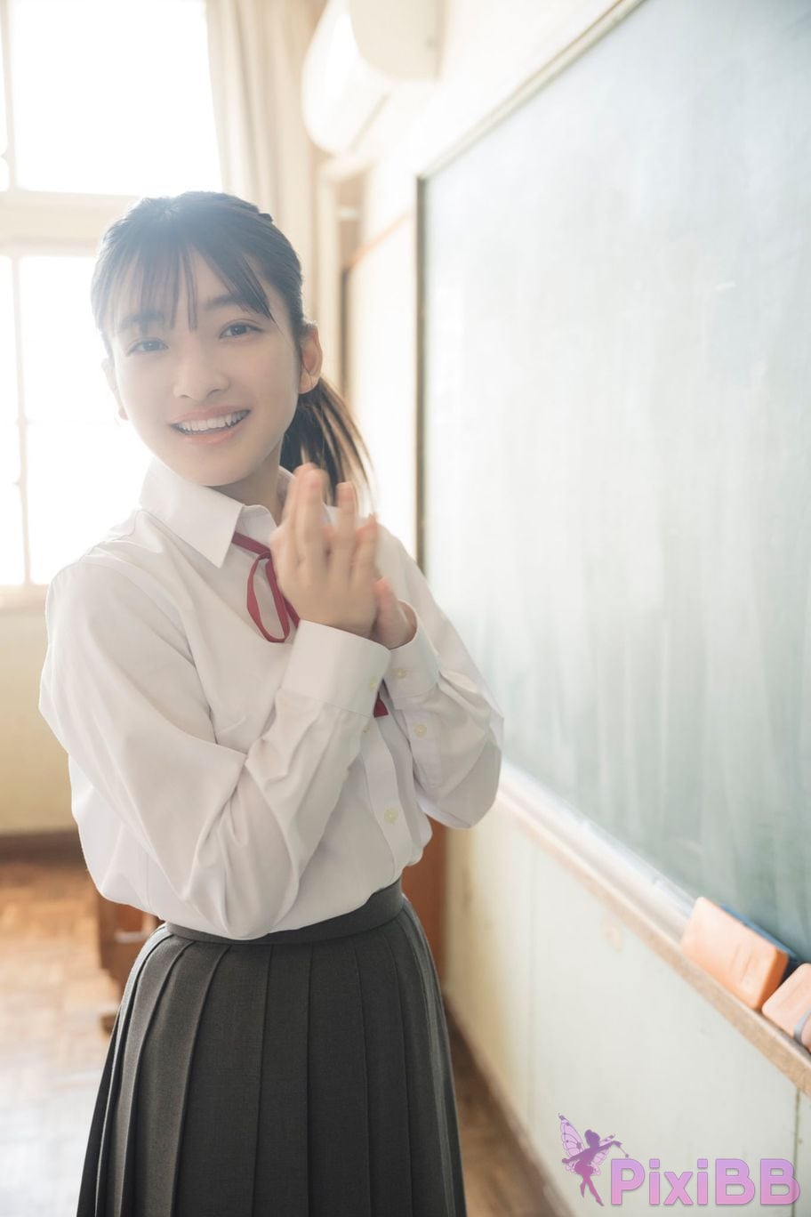 Japanese Idol Airi Hiruta 1st Photo book Love ALTER PixiBB.COM 184