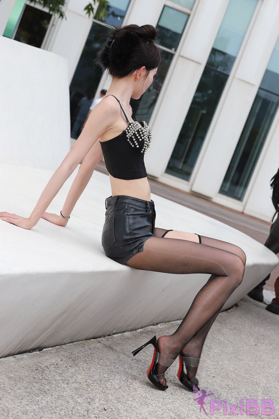 Featured Street Photography Works No.5947 slender long legs with black stockings PixiBB.COM 029