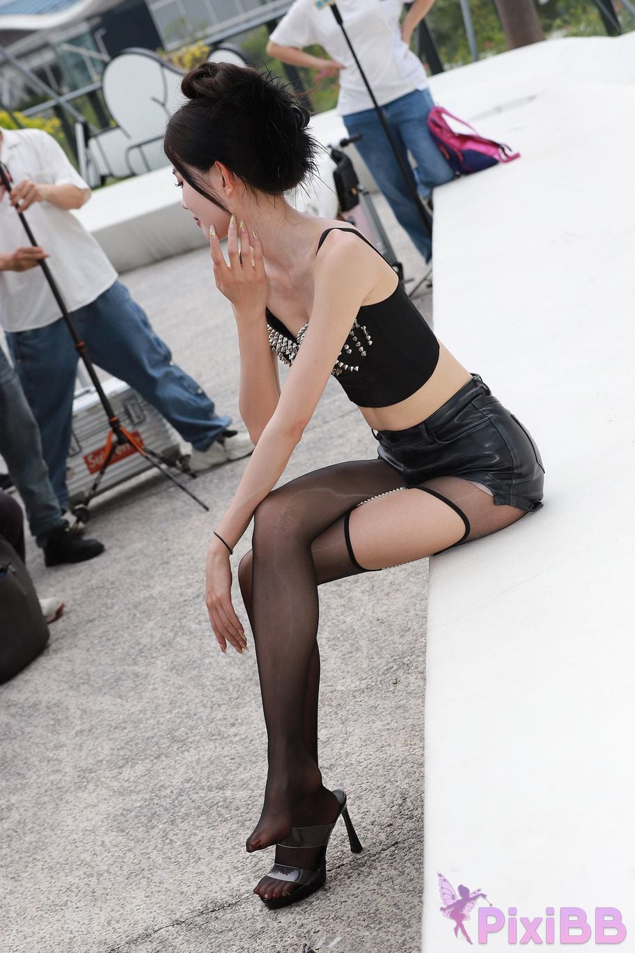 Featured Street Photography Works No.5947 slender long legs with black stockings PixiBB.COM 042