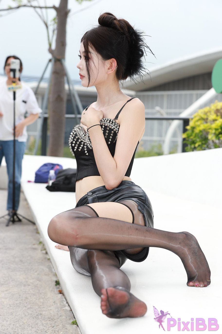 Featured Street Photography Works No.5947 slender long legs with black stockings PixiBB.COM 075