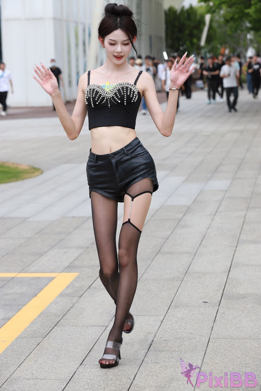 Featured Street Photography Works No.5947 slender long legs with black stockings PixiBB.COM 235