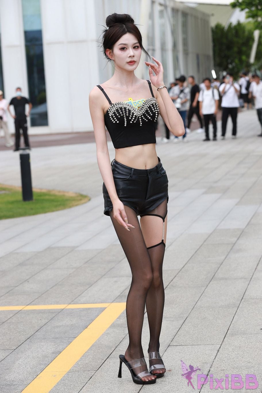 Featured Street Photography Works No.5947 slender long legs with black stockings PixiBB.COM 253