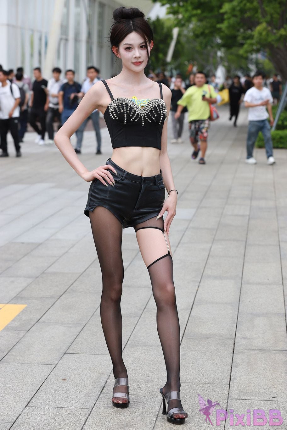 Featured Street Photography Works No.5947 slender long legs with black stockings PixiBB.COM 261