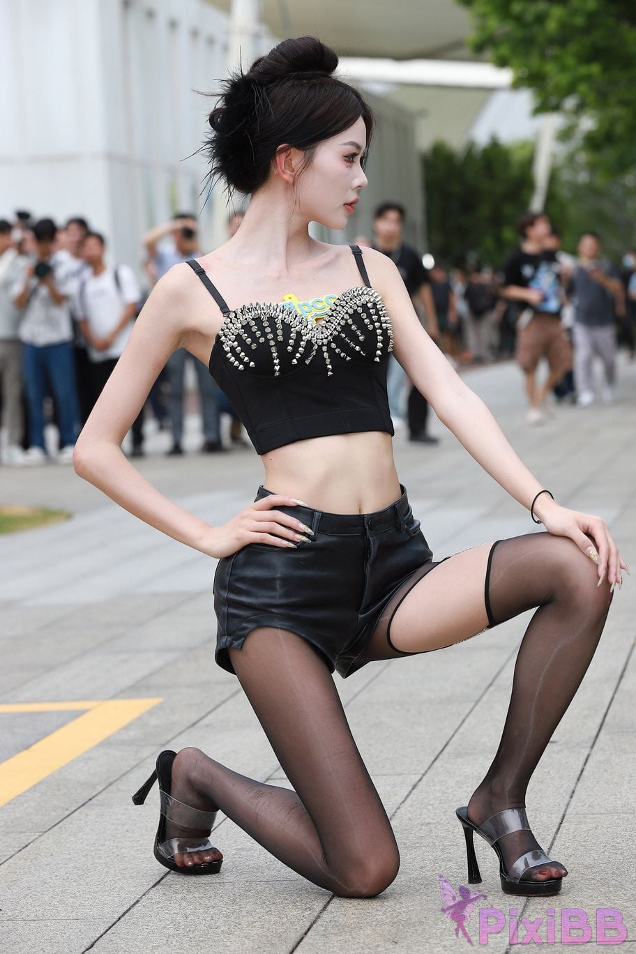 Featured Street Photography Works No.5947 slender long legs with black stockings PixiBB.COM 264