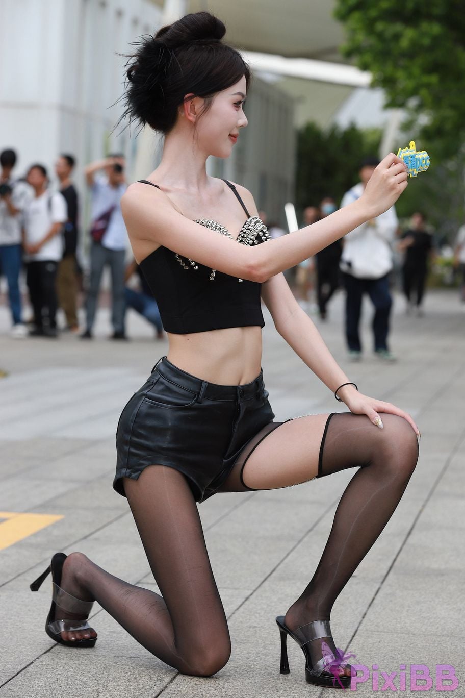 Featured Street Photography Works No.5947 slender long legs with black stockings PixiBB.COM 269