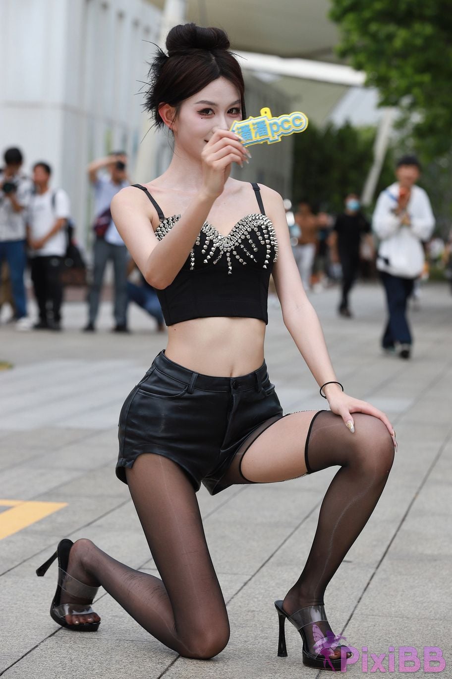 Featured Street Photography Works No.5947 slender long legs with black stockings PixiBB.COM 271