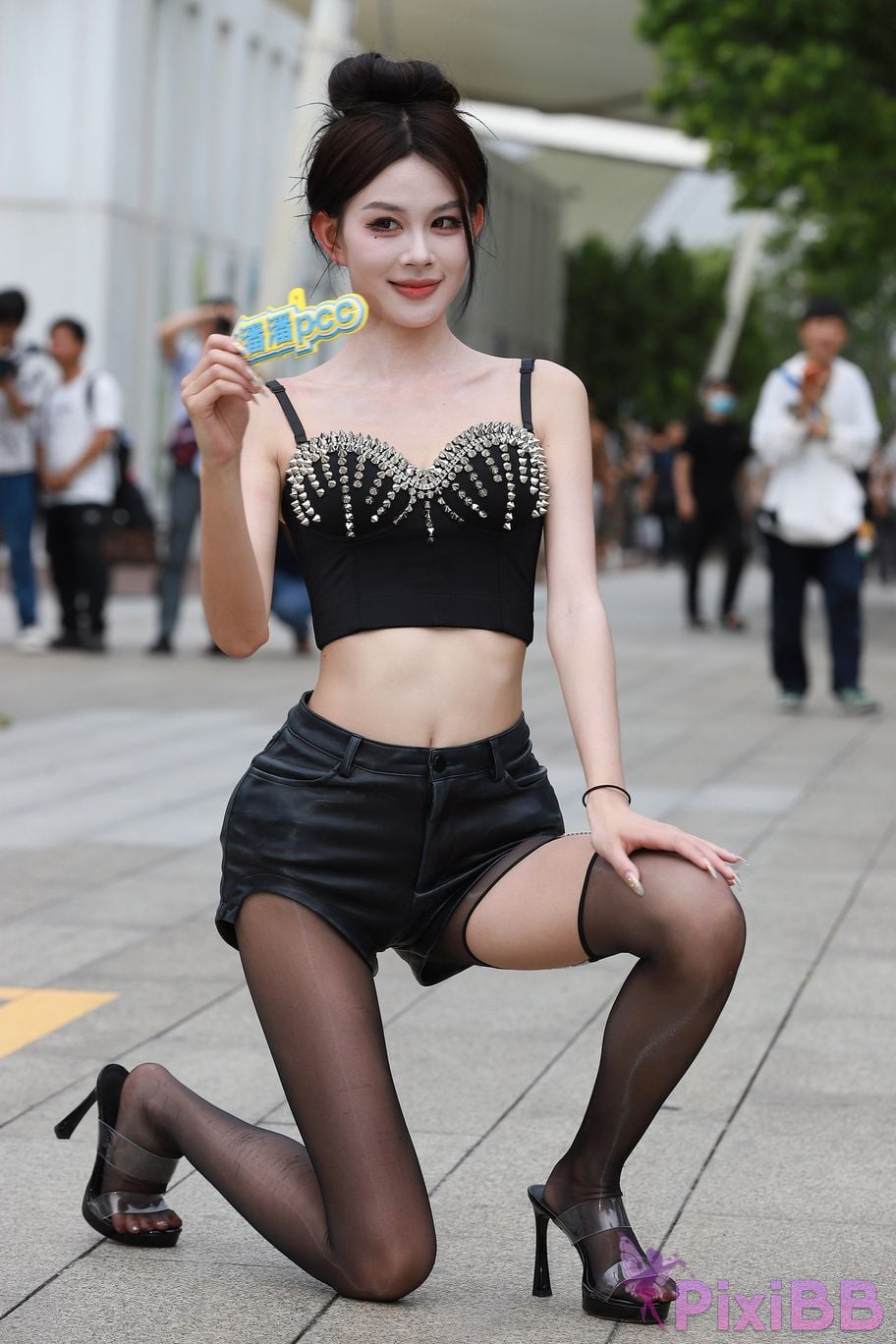 Featured Street Photography Works No.5947 slender long legs with black stockings PixiBB.COM 272