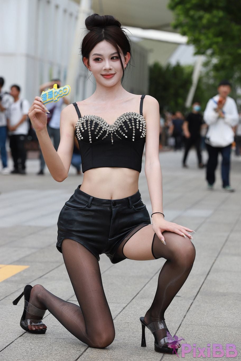 Featured Street Photography Works No.5947 slender long legs with black stockings PixiBB.COM 273