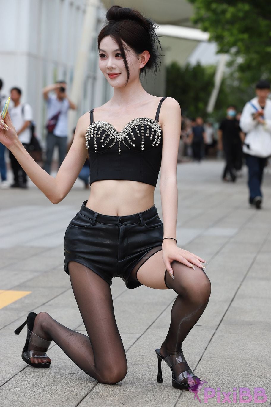 Featured Street Photography Works No.5947 slender long legs with black stockings PixiBB.COM 274