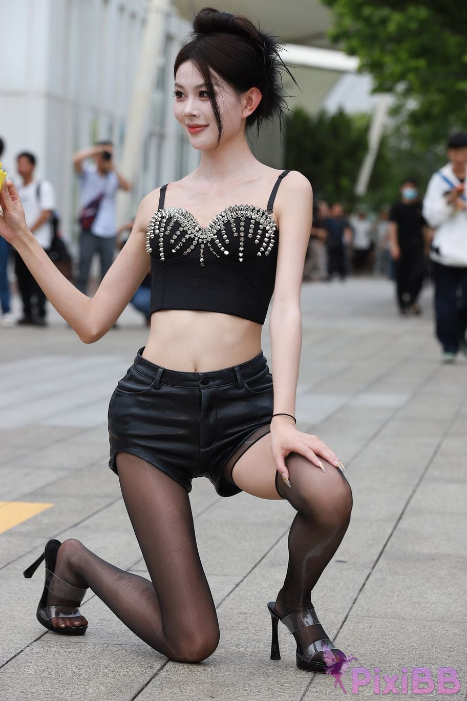 Featured Street Photography Works No.5947 slender long legs with black stockings PixiBB.COM 276