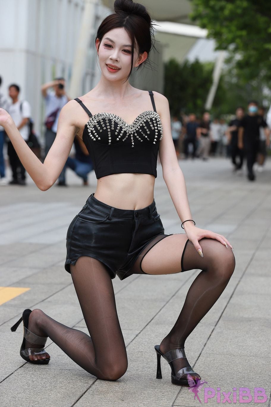 Featured Street Photography Works No.5947 slender long legs with black stockings PixiBB.COM 277