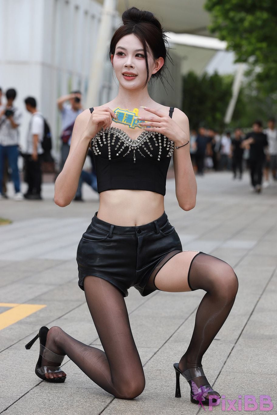 Featured Street Photography Works No.5947 slender long legs with black stockings PixiBB.COM 283