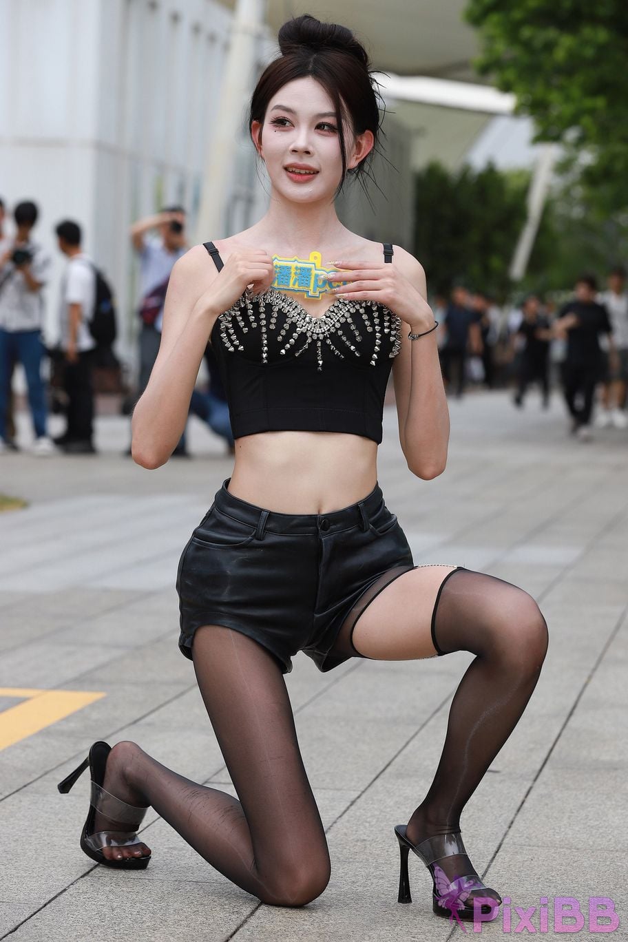 Featured Street Photography Works No.5947 slender long legs with black stockings PixiBB.COM 284