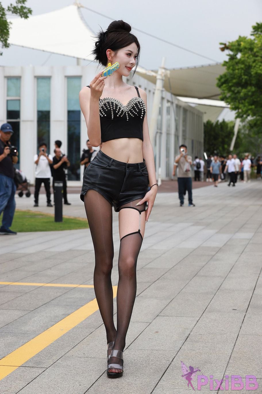Featured Street Photography Works No.5947 slender long legs with black stockings PixiBB.COM 286