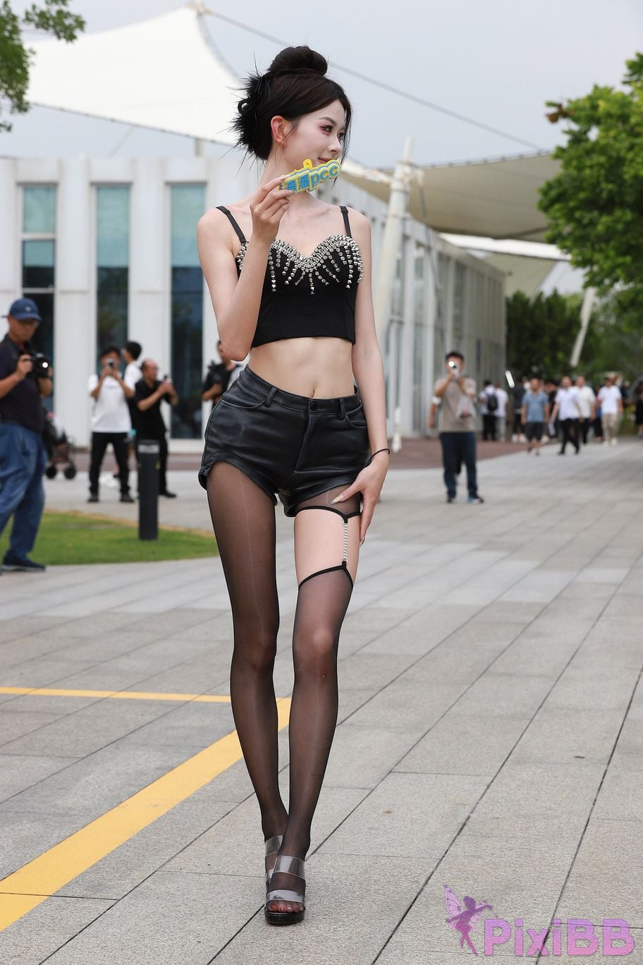 Featured Street Photography Works No.5947 slender long legs with black stockings PixiBB.COM 287