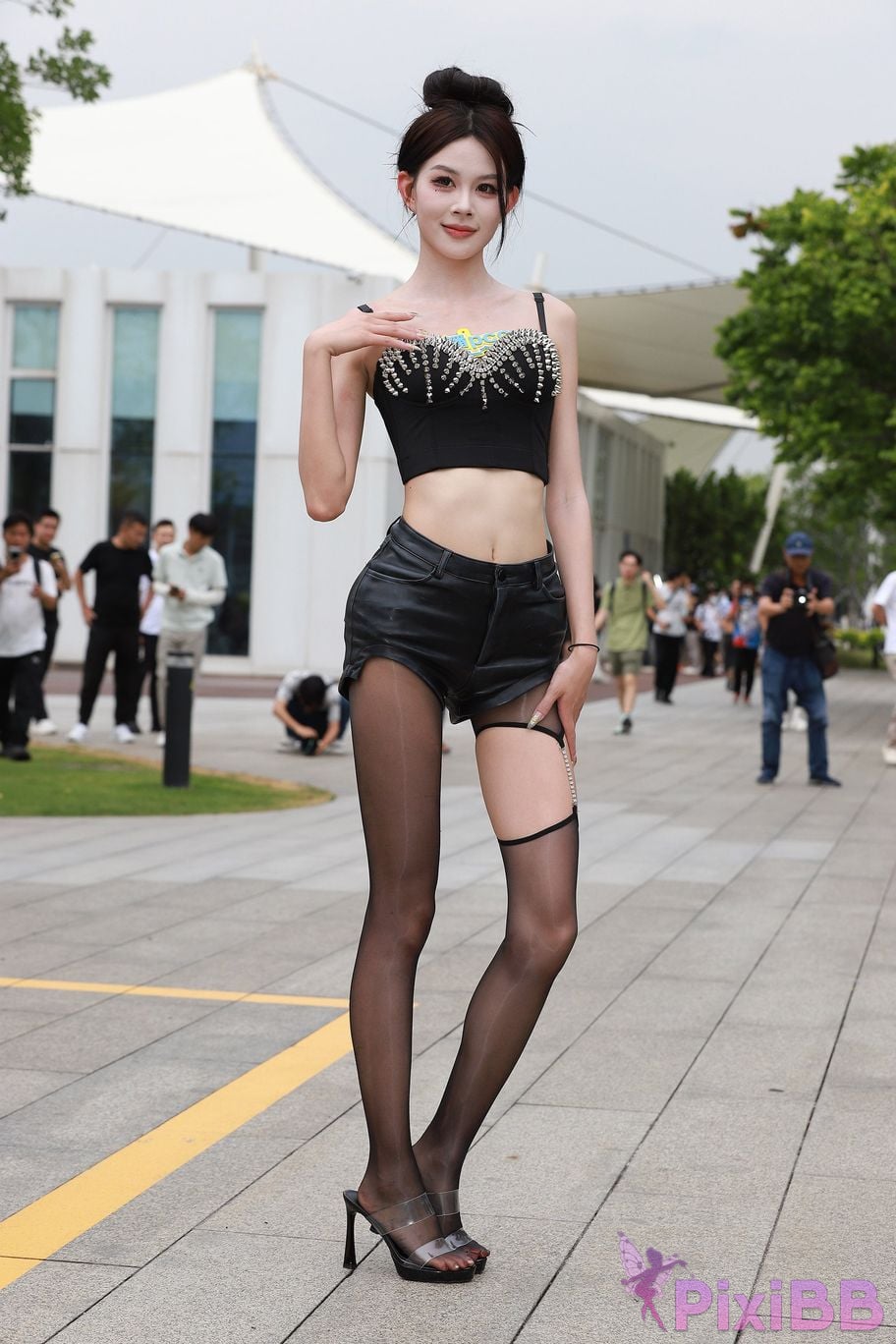 Featured Street Photography Works No.5947 slender long legs with black stockings PixiBB.COM 296