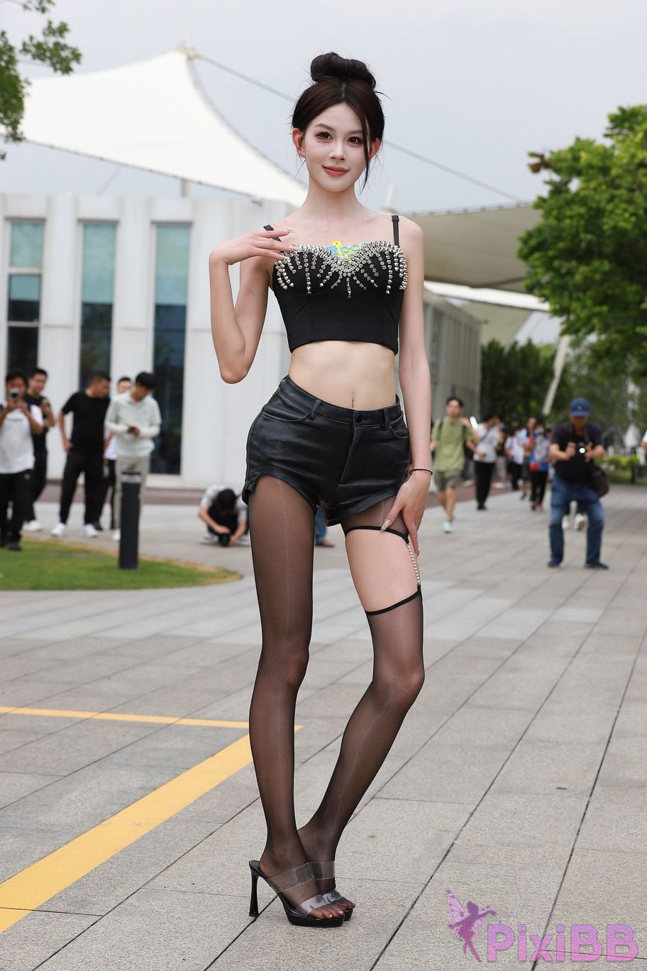 Featured Street Photography Works No.5947 slender long legs with black stockings PixiBB.COM 297