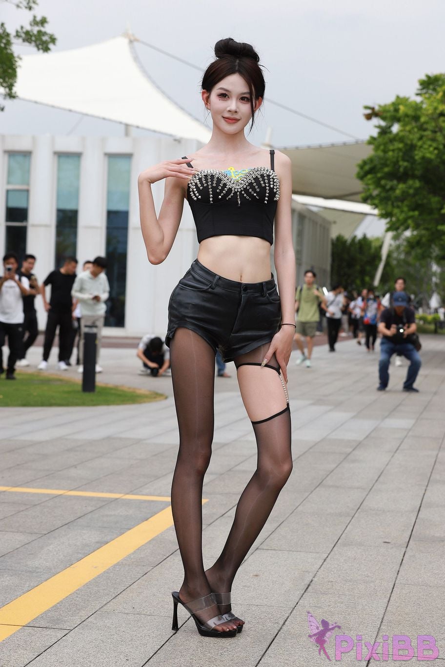 Featured Street Photography Works No.5947 slender long legs with black stockings PixiBB.COM 298