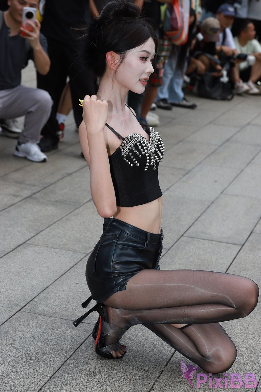 Featured Street Photography Works No.5947 slender long legs with black stockings PixiBB.COM 316