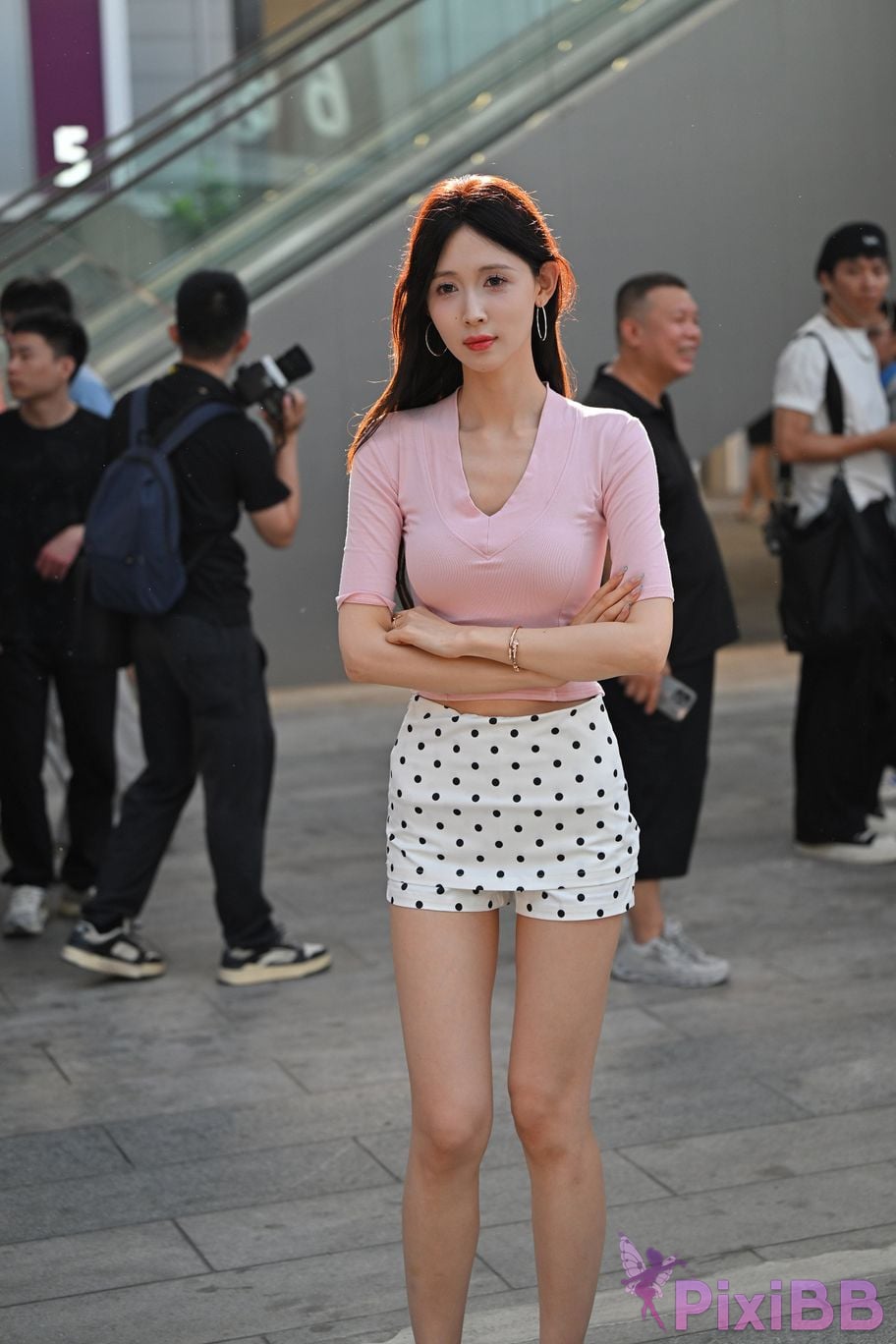 Featured Street Photography Works No.5949 Hot pants beautiful legs feet Lele Bao PixiBB.COM 075
