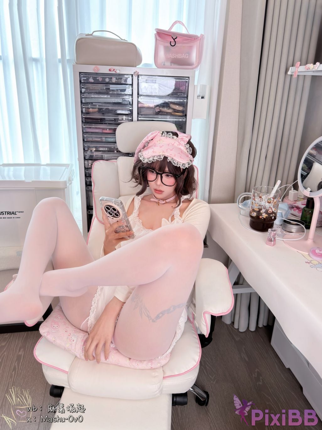 Cosplayer Mochi is delicious her secret reading PixiBB.COM 031