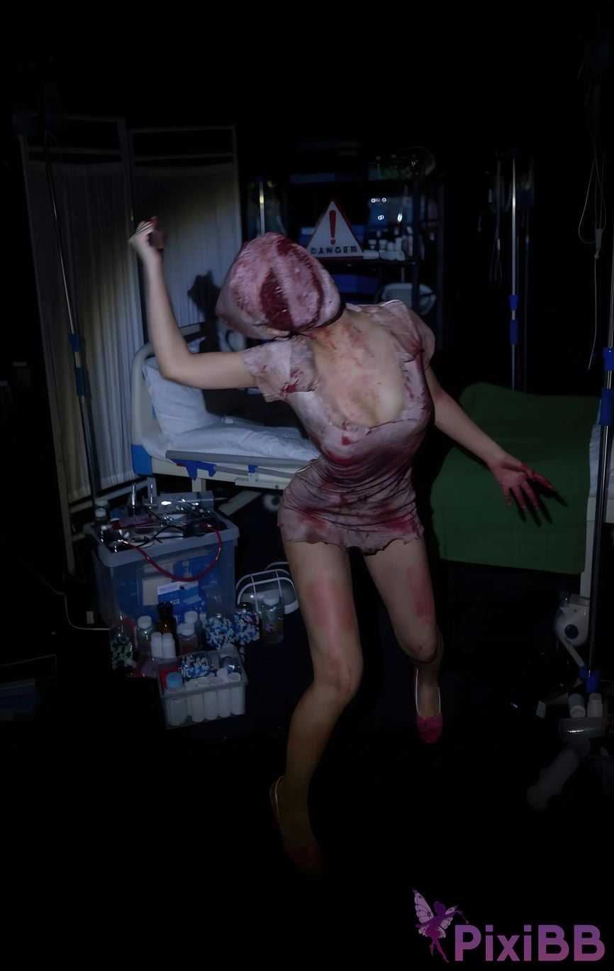 Cosplayer Quan Ran is a little hungry silent hill nurse PixiBB.COM 002