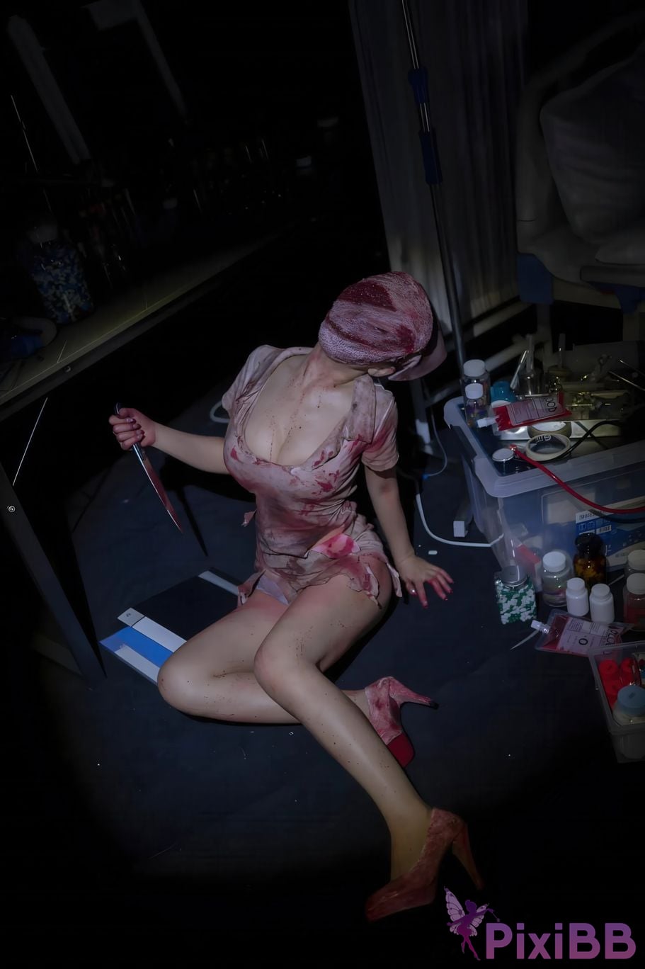 Cosplayer Quan Ran is a little hungry silent hill nurse PixiBB.COM 003