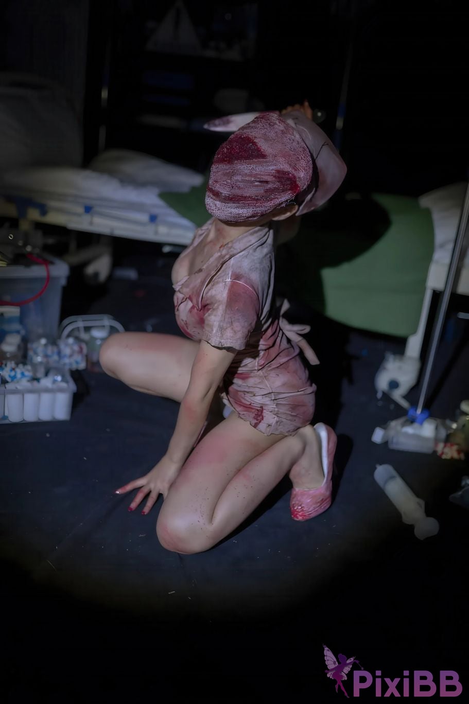 Cosplayer Quan Ran is a little hungry silent hill nurse PixiBB.COM 017