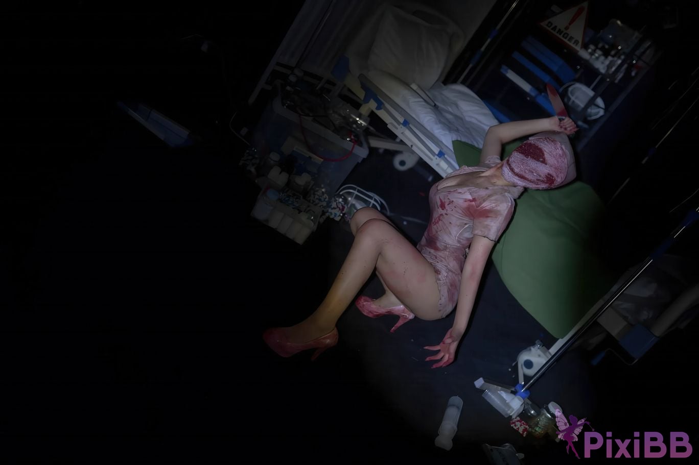 Cosplayer Quan Ran is a little hungry silent hill nurse PixiBB.COM 041