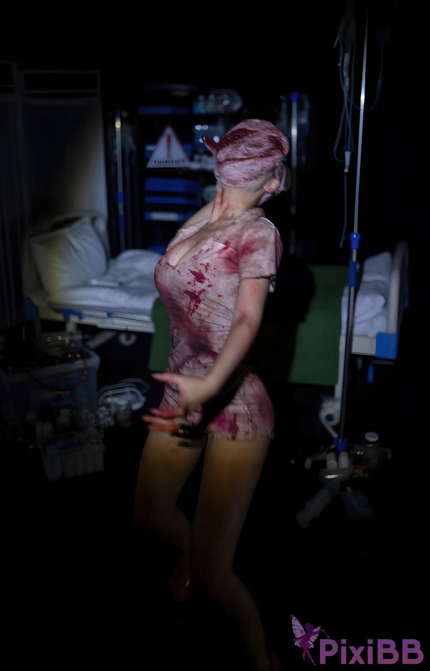 Cosplayer Quan Ran is a little hungry silent hill nurse PixiBB.COM 053