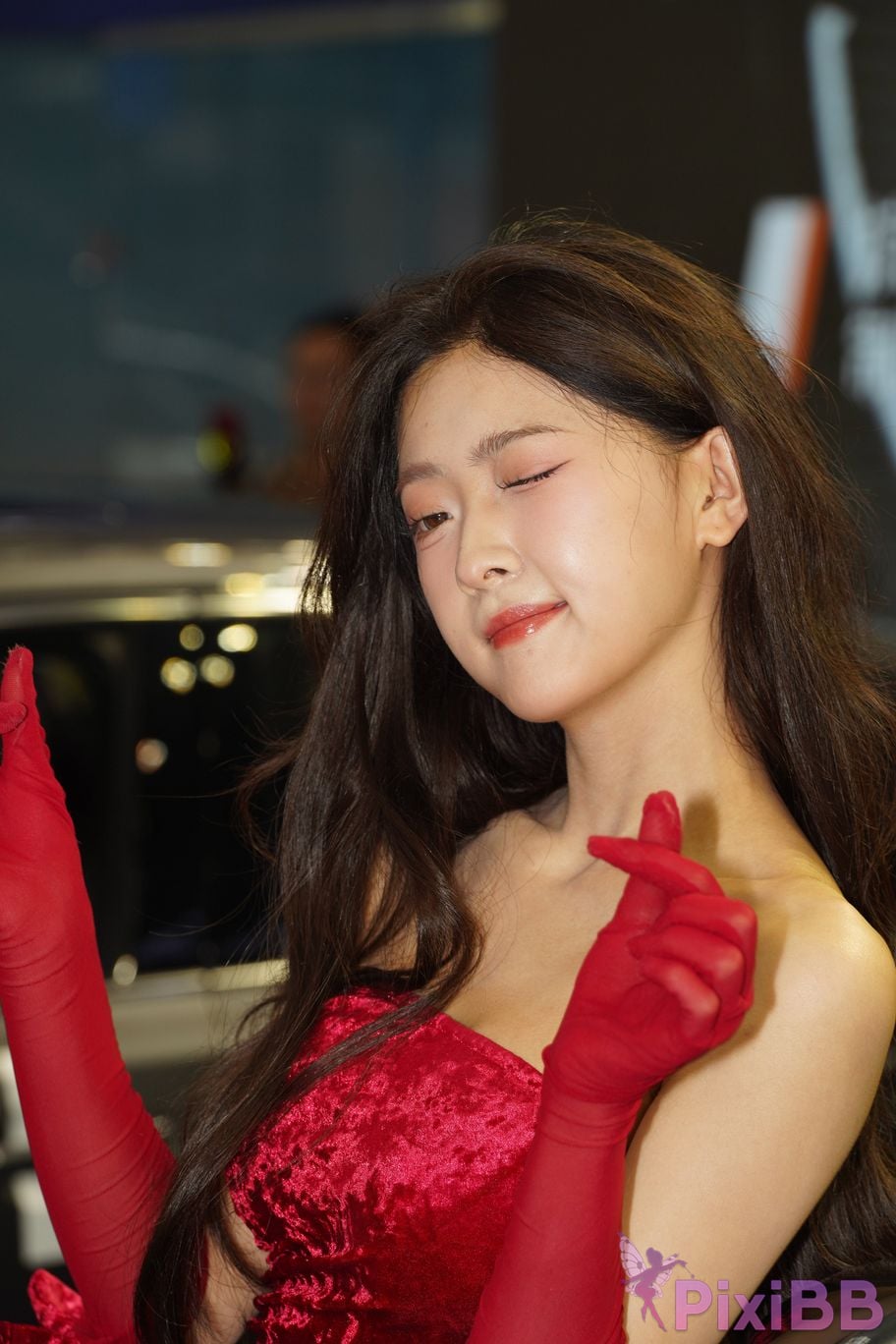 Featured Street Photography Works No.5957 Ren Mianmian in a bright red dress PixiBB.COM 060