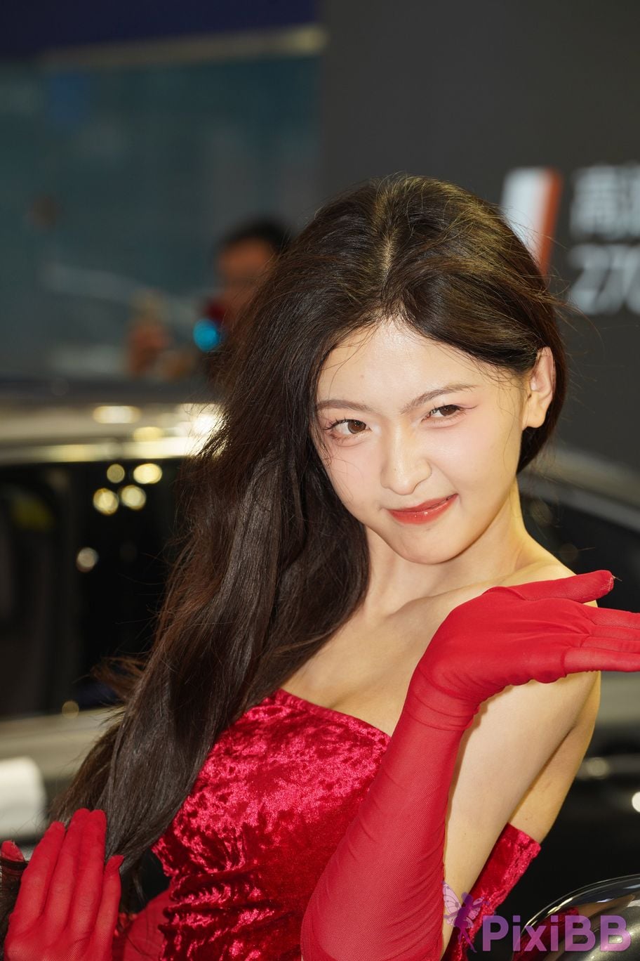 Featured Street Photography Works No.5957 Ren Mianmian in a bright red dress PixiBB.COM 065